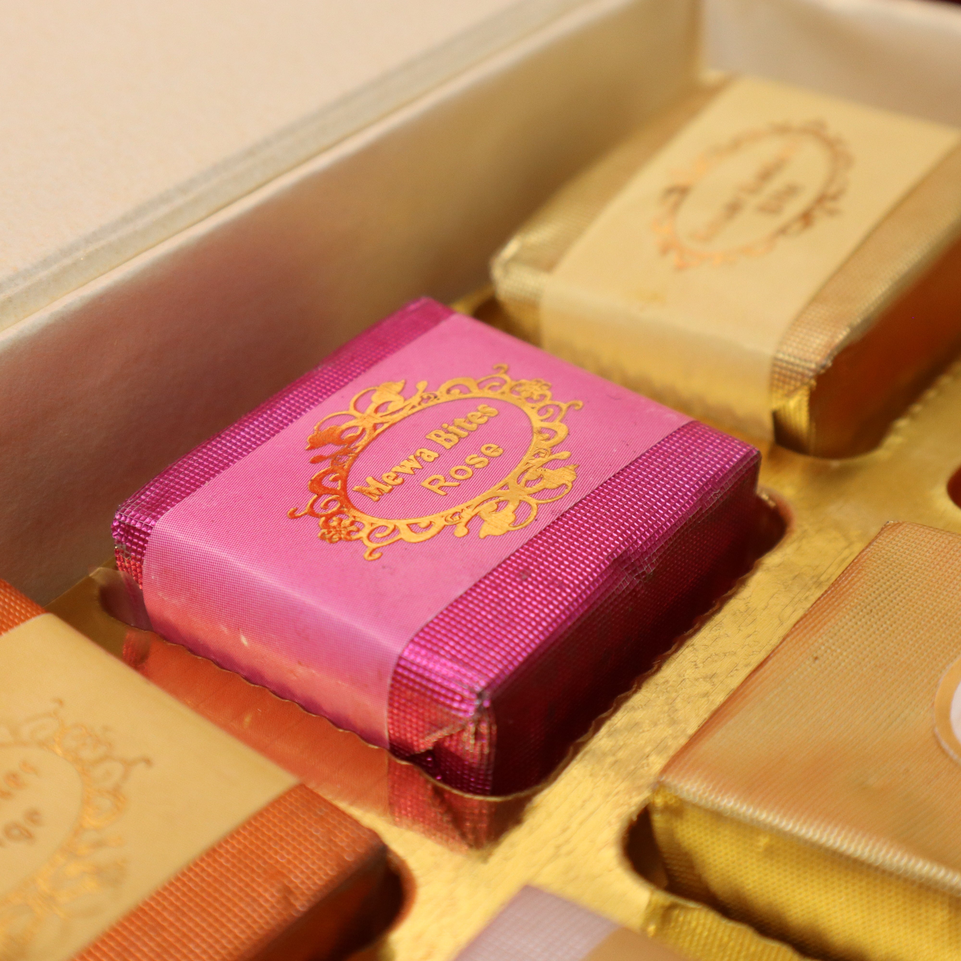 Everyone's Favourite! (3 jars + 6 chocolates)