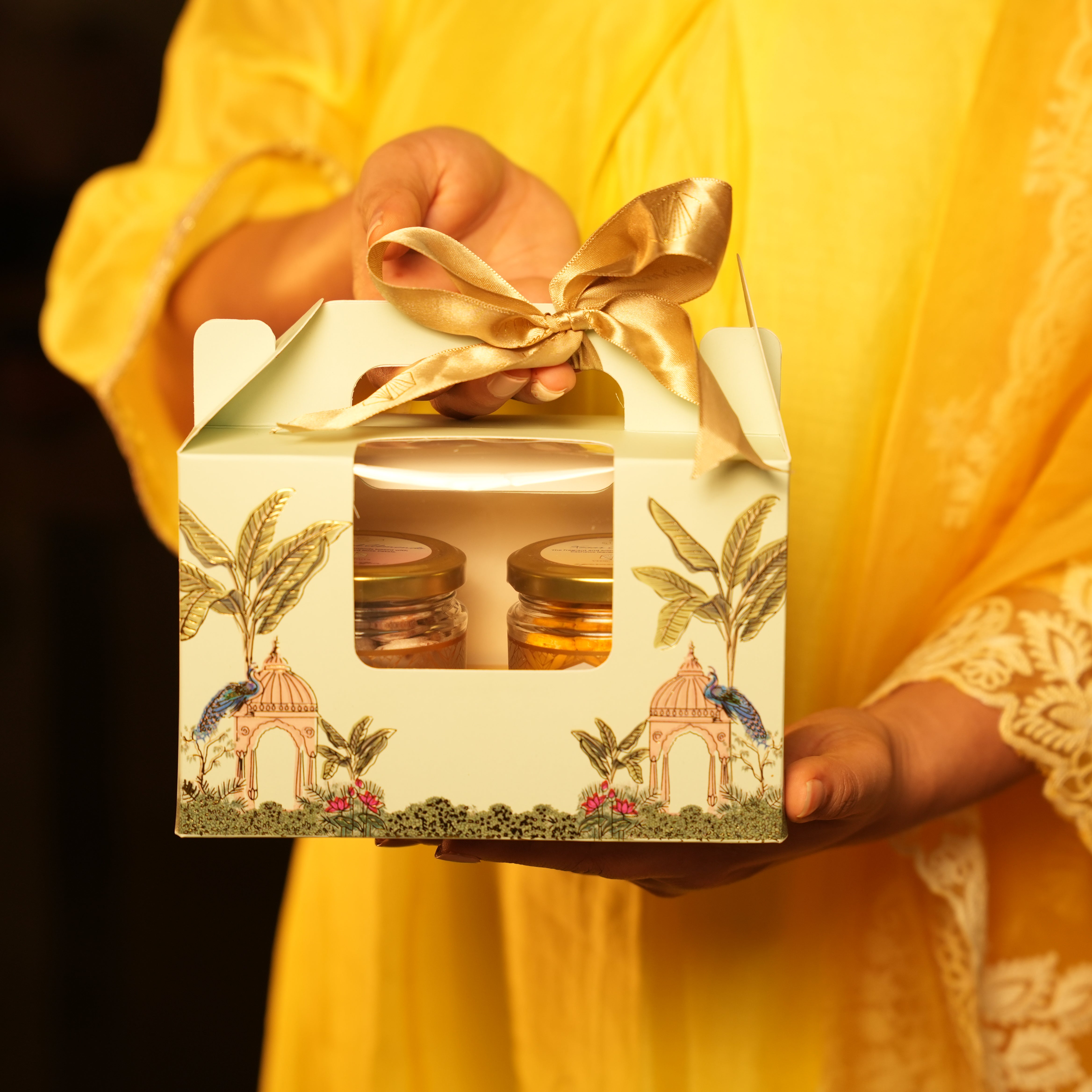 Signature Handle Box
