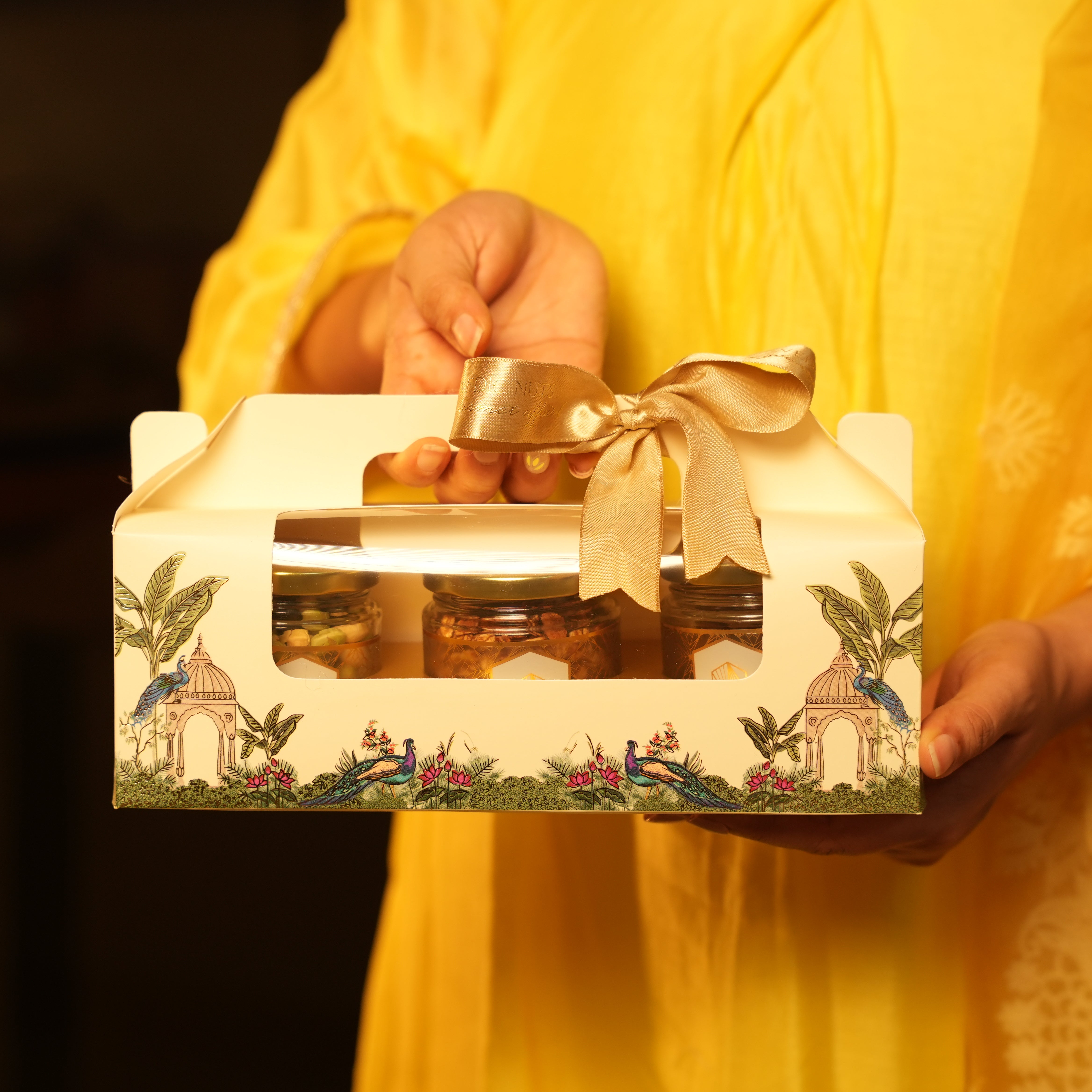 The Grand Handle Box: 3 jars