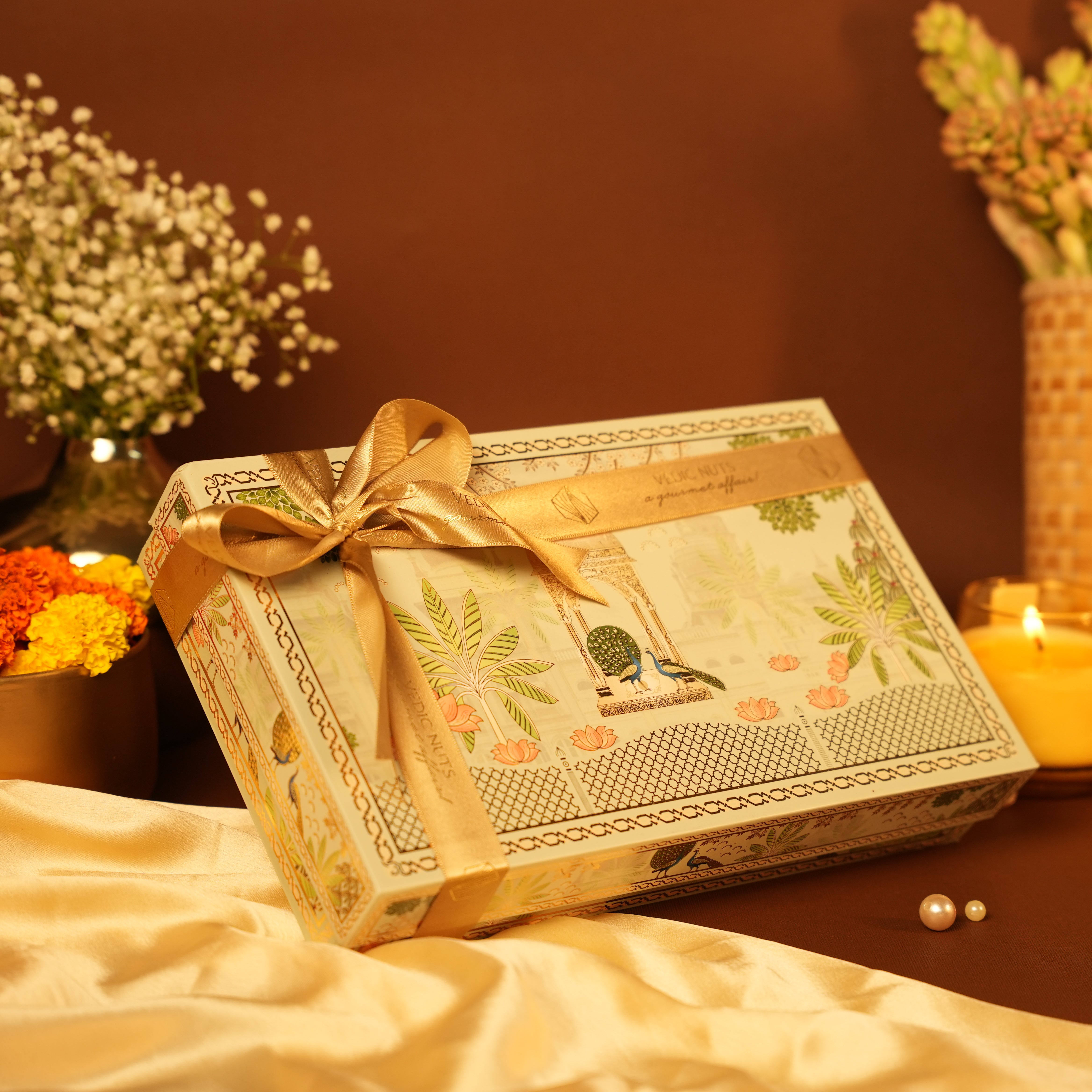 Mint Rose Celebrations Box: Set of 20