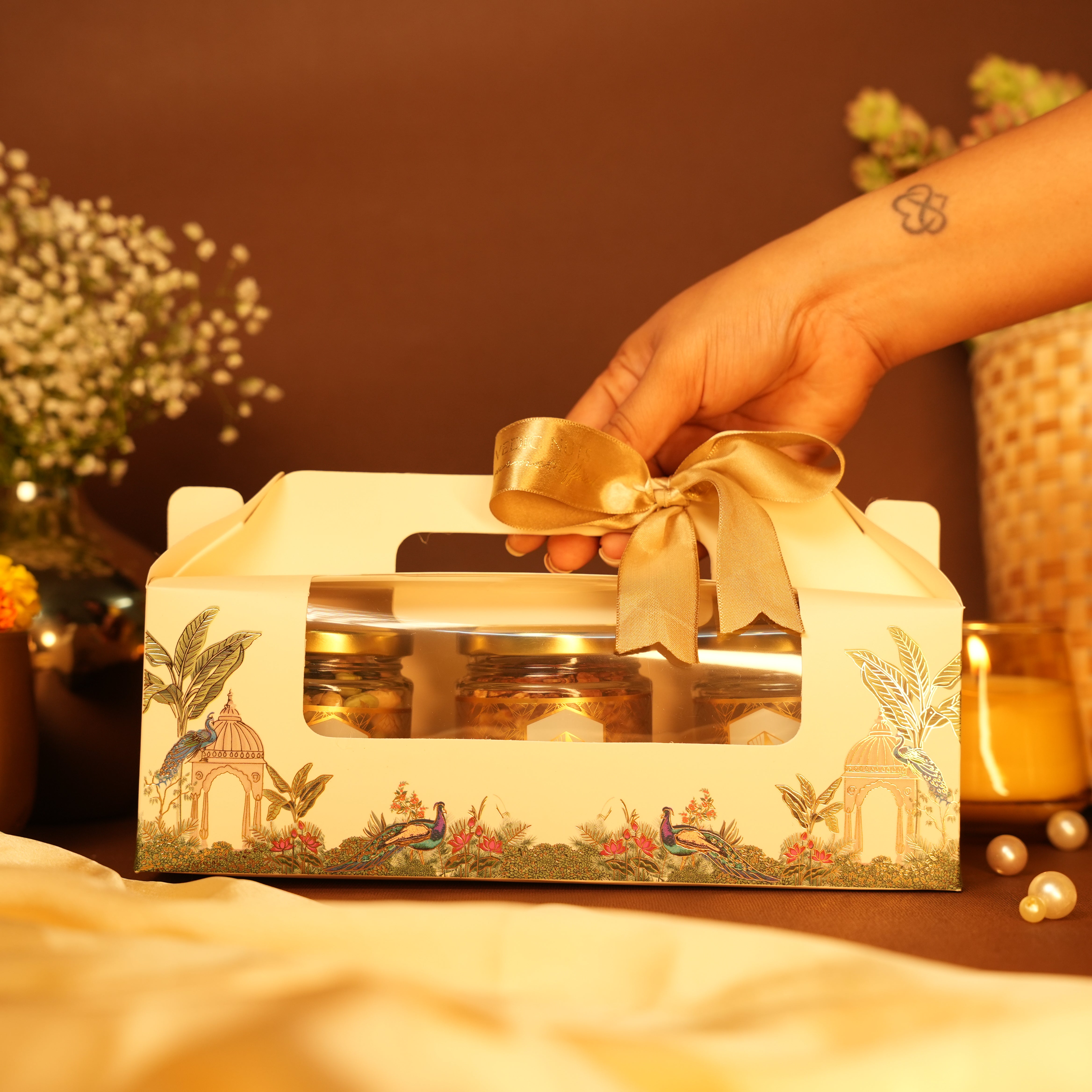 The Grand Handle Box: 3 jars