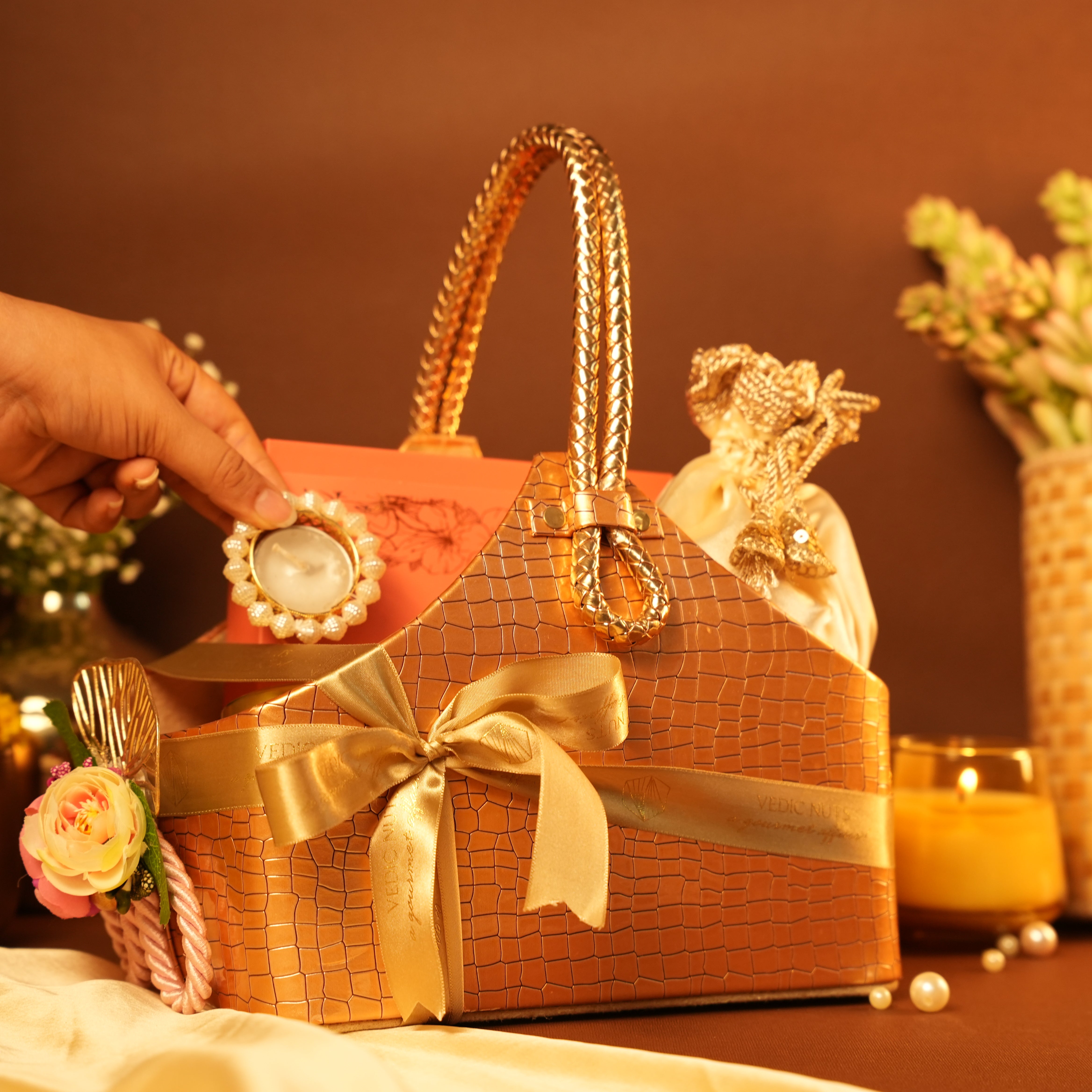 Golden Grace Basket – A Festive Feast of Flavours