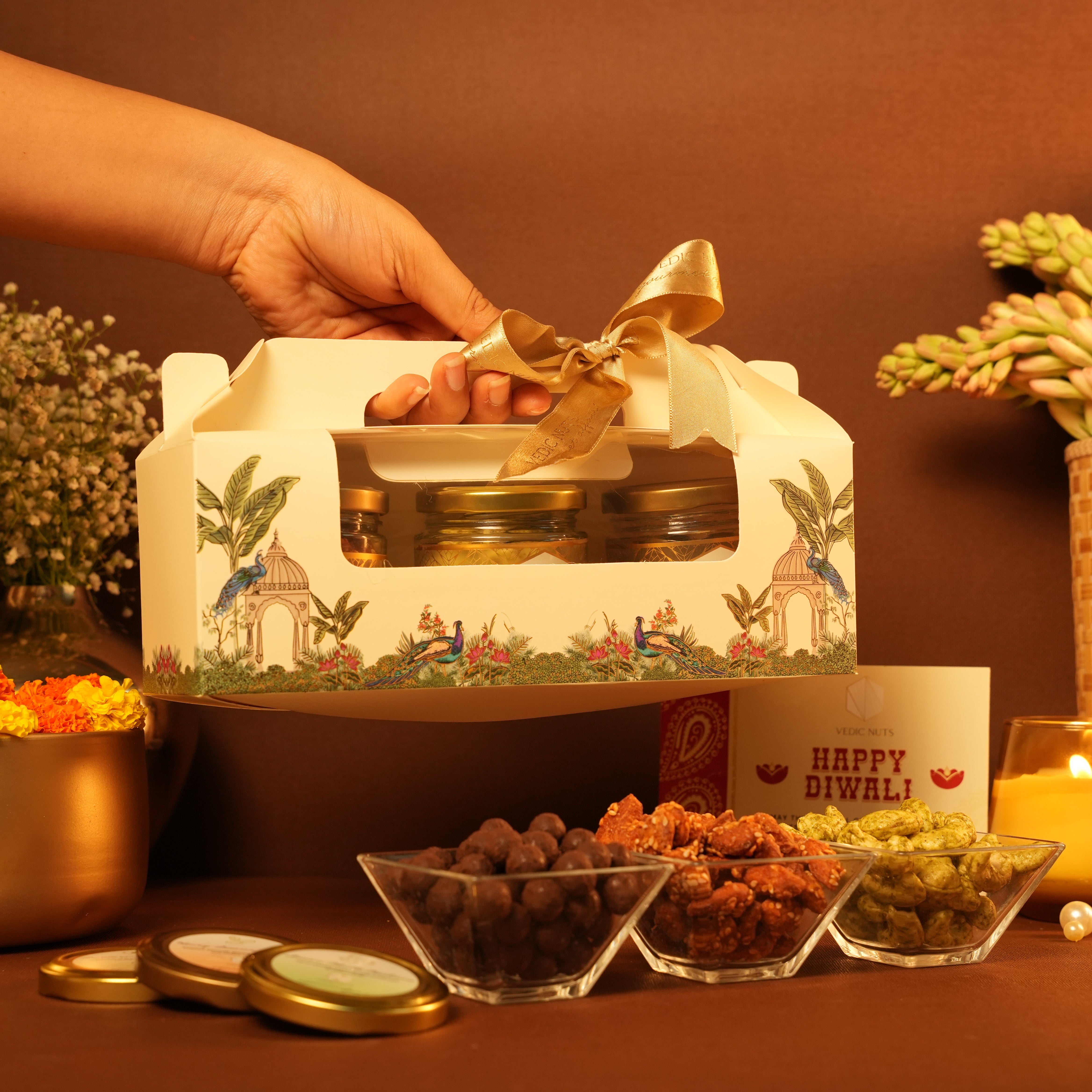The Grand Handle Box: 3 jars