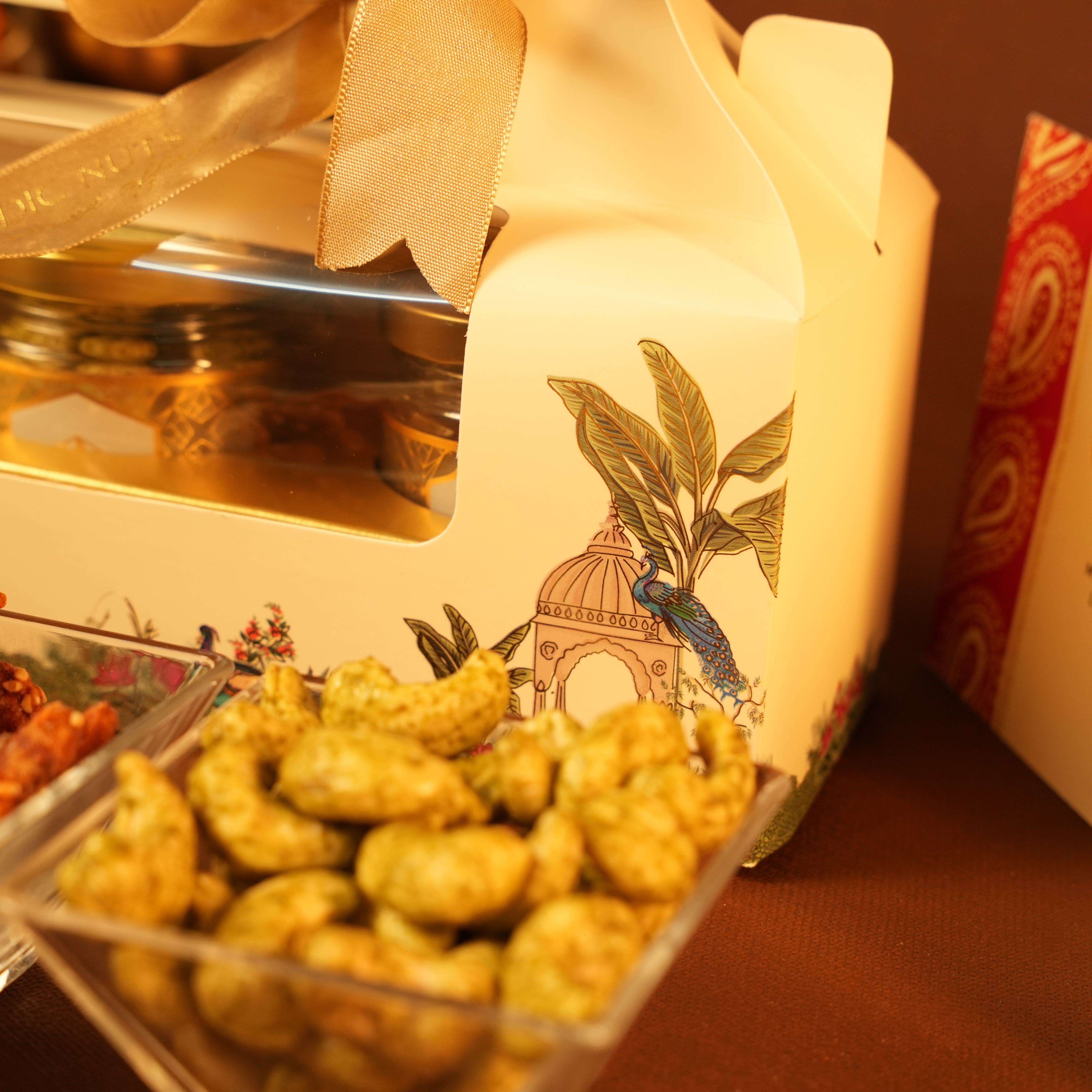 The Grand Handle Box: 3 jars