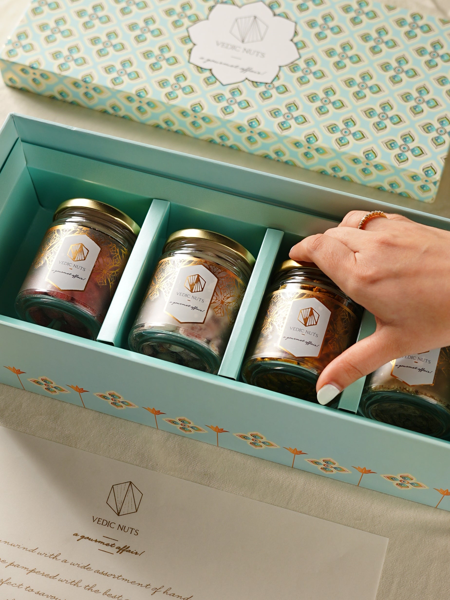 🦚 The Peacock Collection Hamper- Limited edition