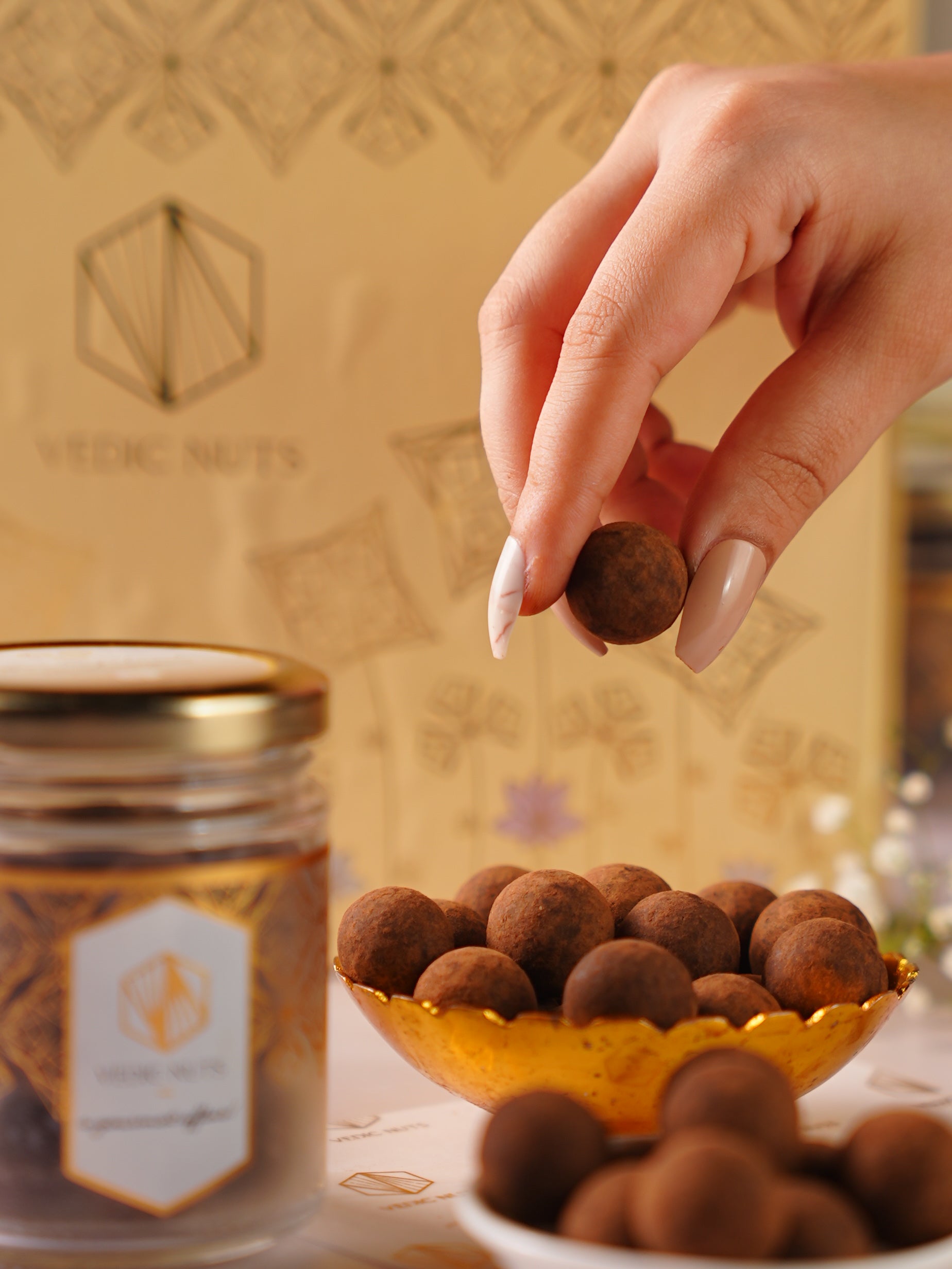 Luxury in a box: 3 jars handle box