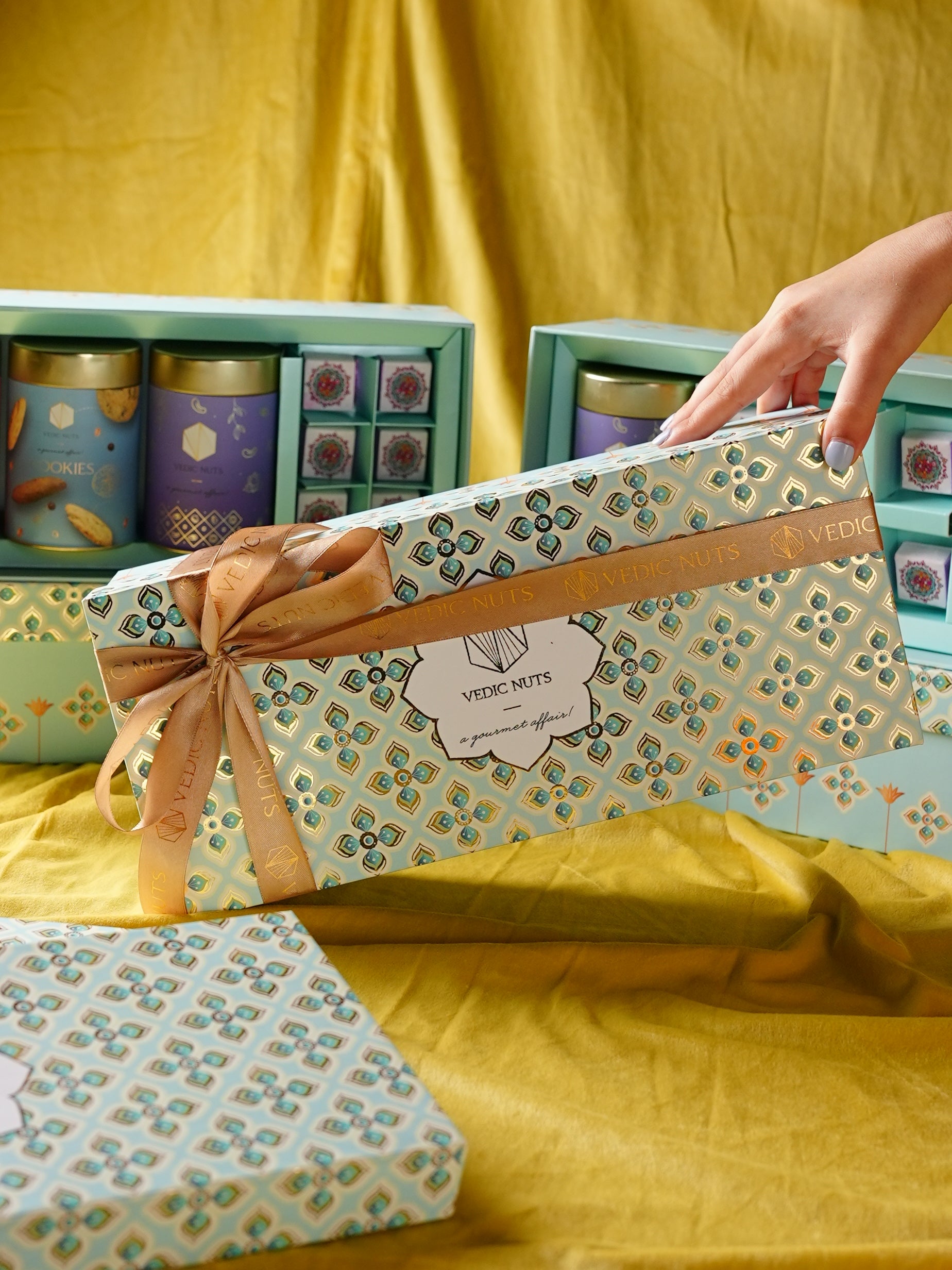 Everyone's Favourite! (3 jars + 6 chocolates)