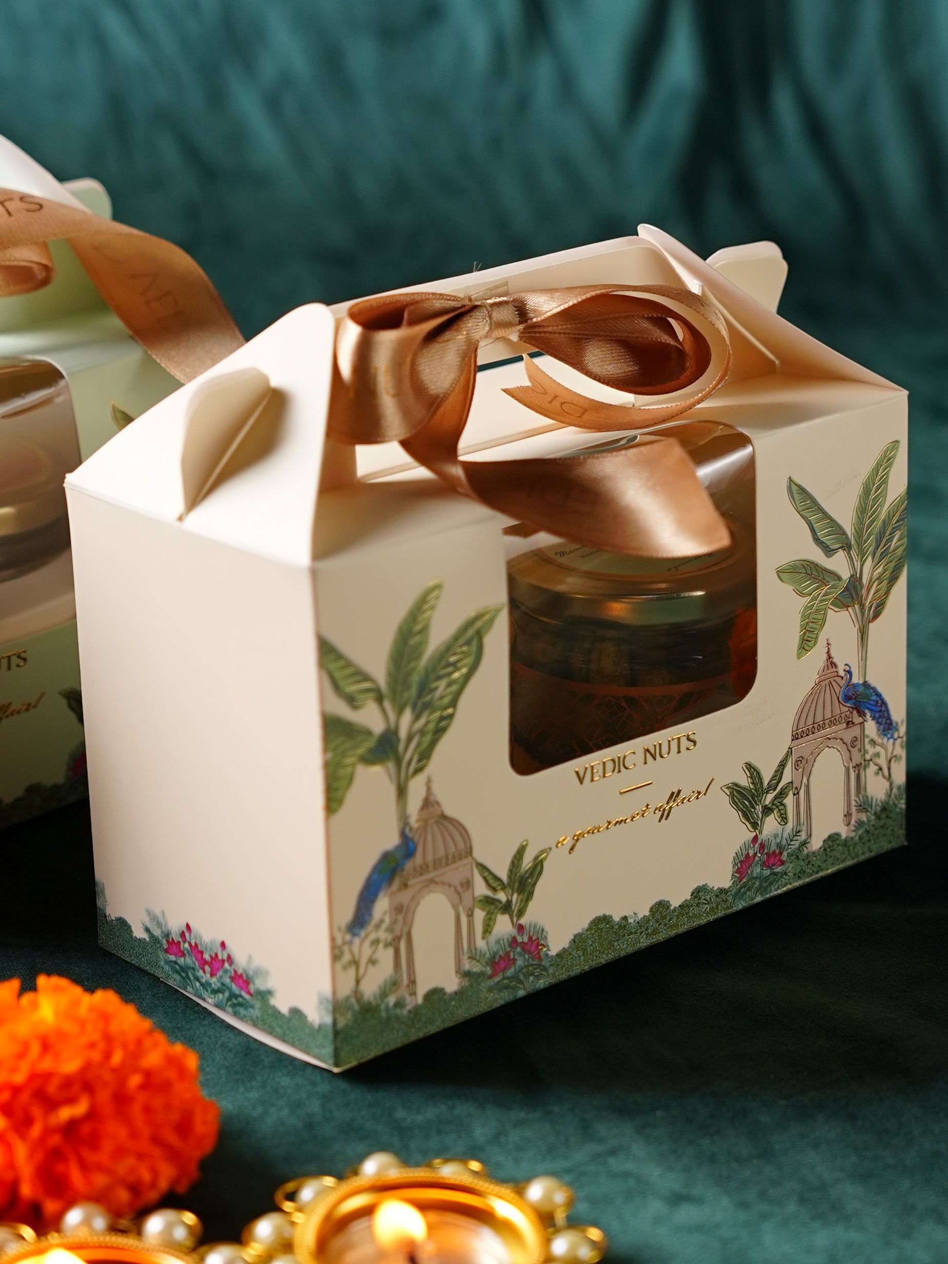 Pearl Handle box 100gms