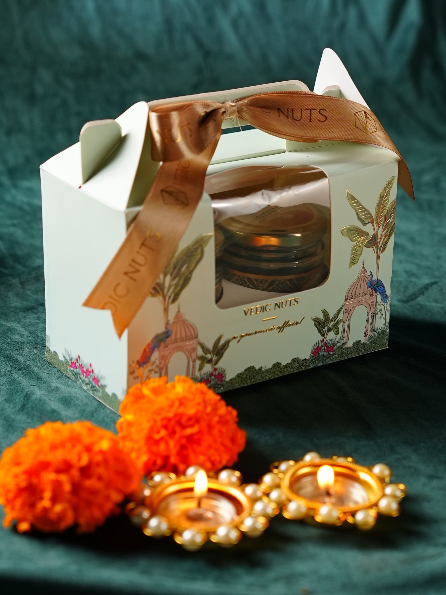 Pearl Handle box 100gms