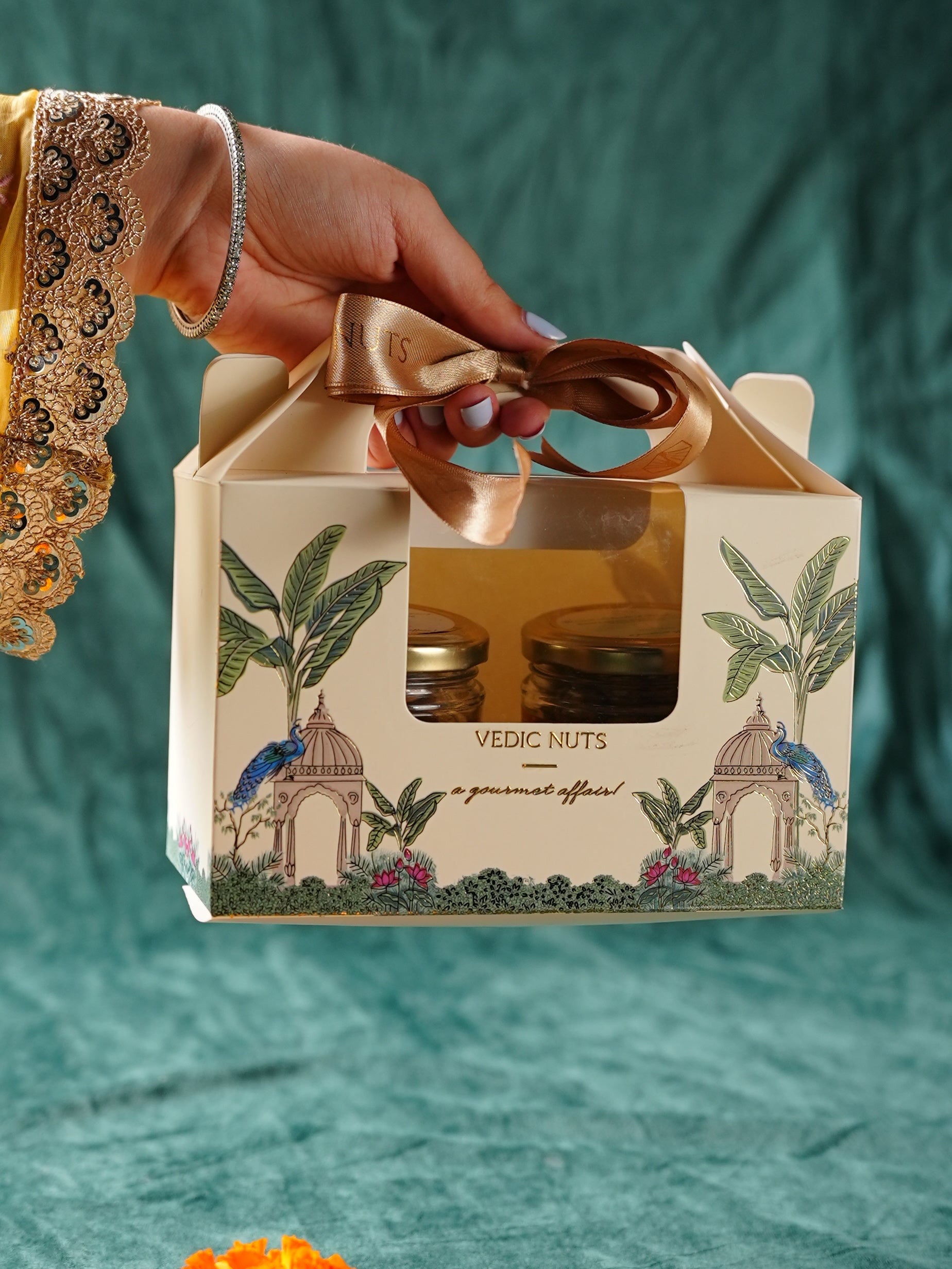 Pearl Handle box 100gms