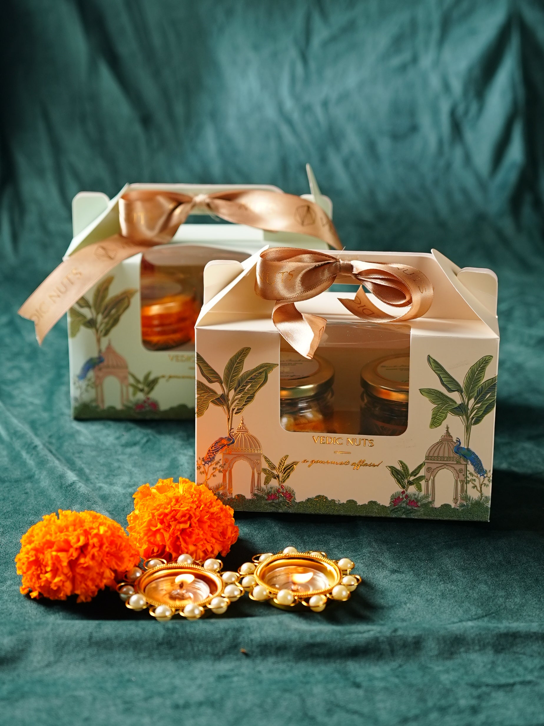 Pearl Handle box 100gms