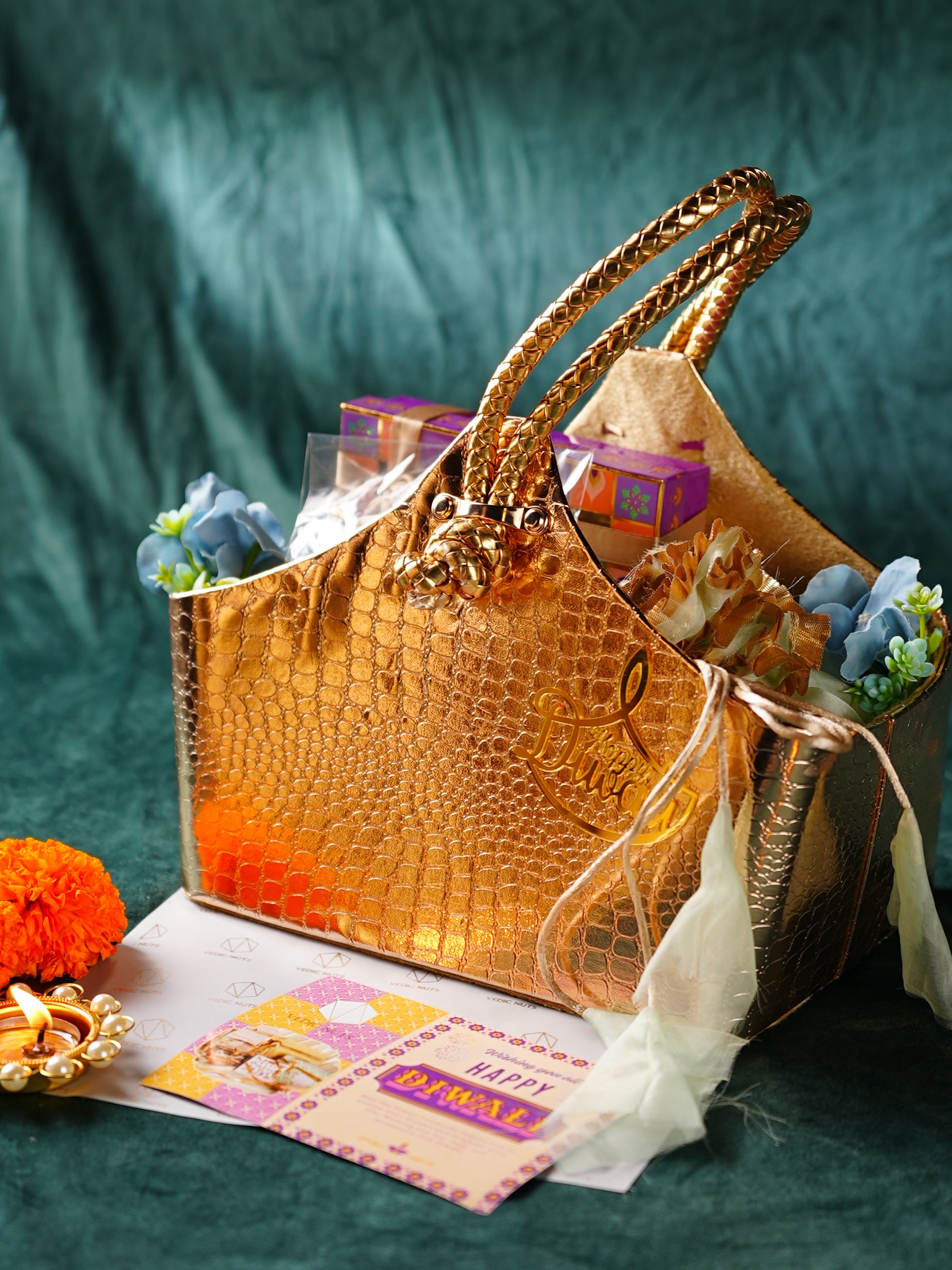 Golden Celebration Basket – A Festive Feast of Flavours