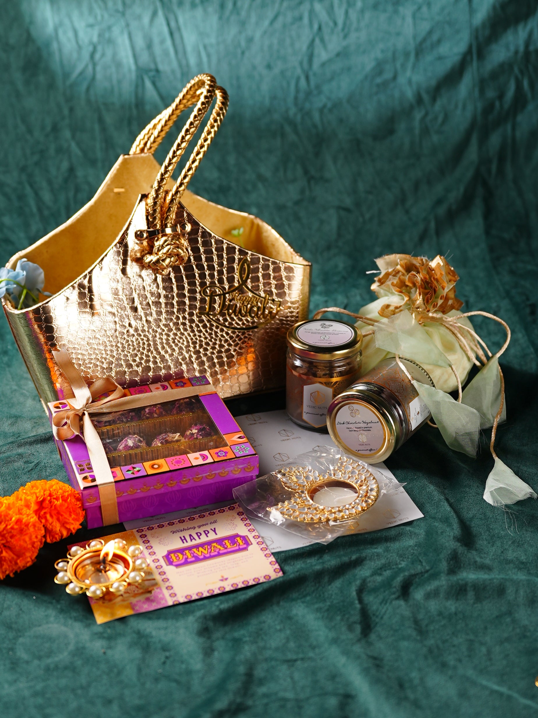 Golden Celebration Basket – A Festive Feast of Flavours