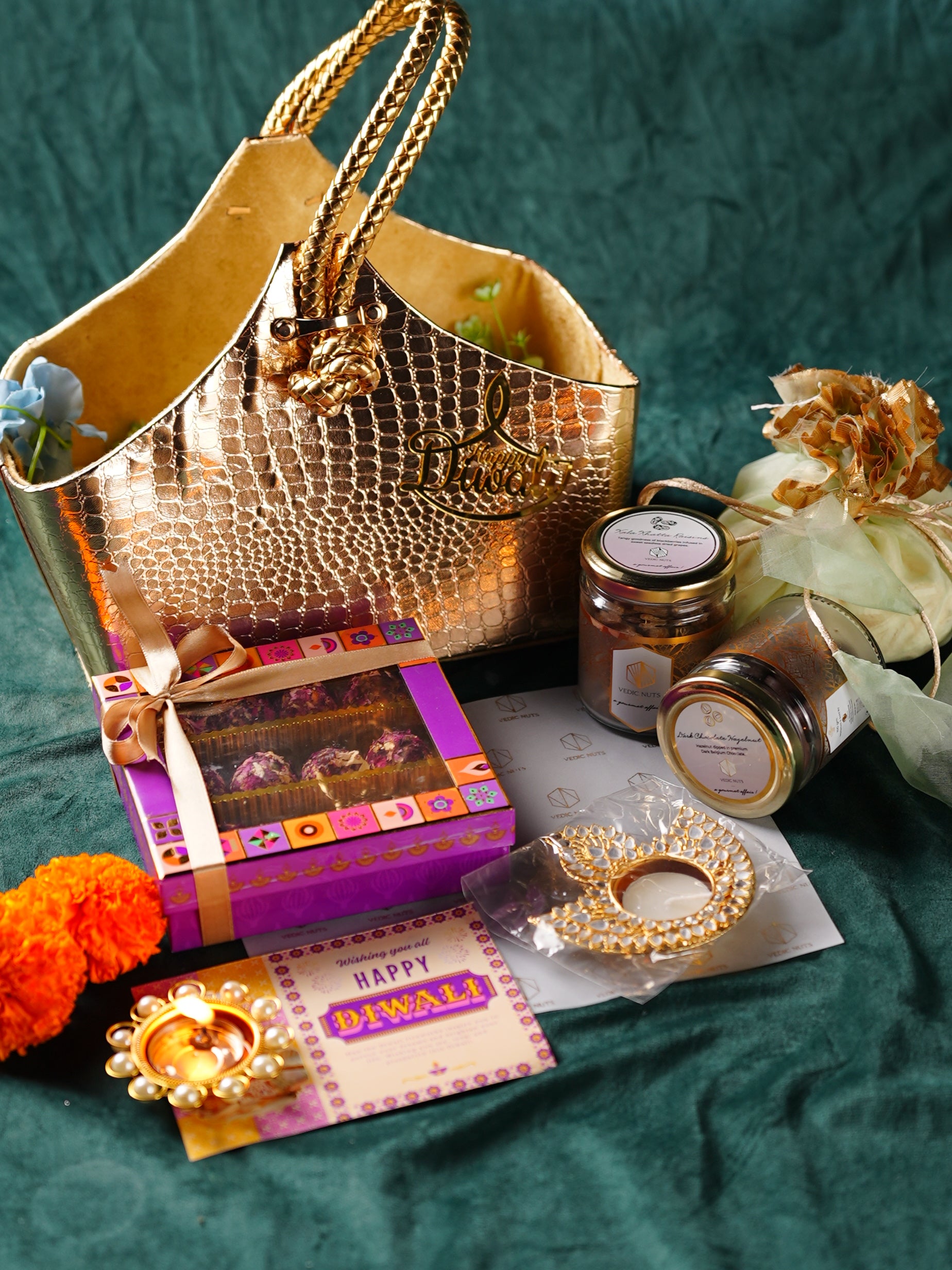 Golden Celebration Basket – A Festive Feast of Flavours