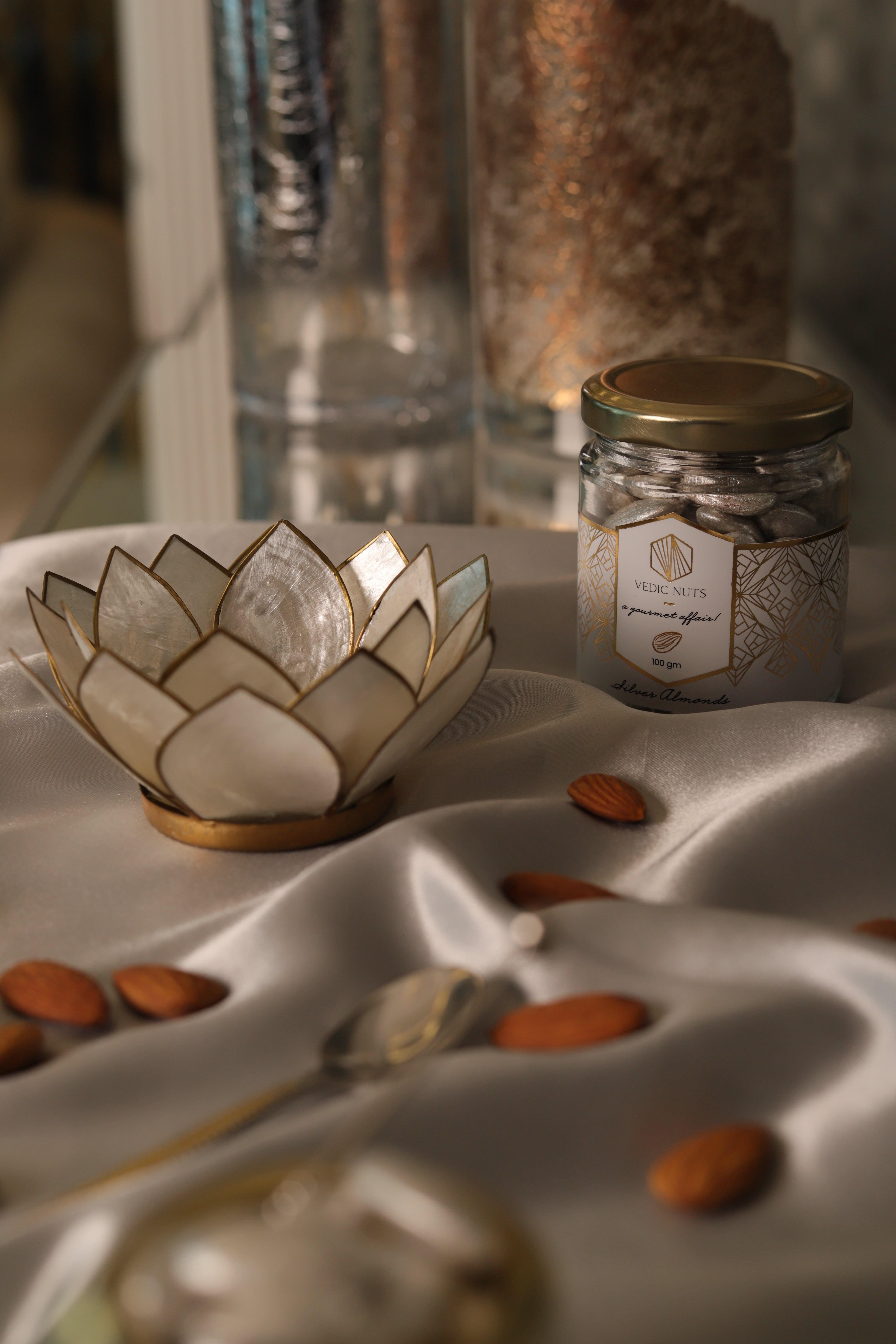 Silver Almonds – Vedic Nuts