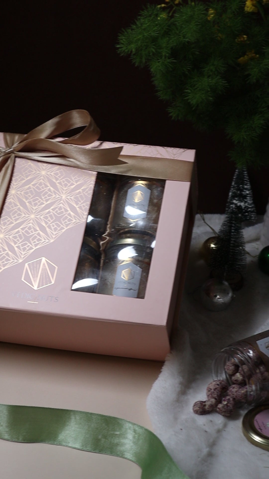 Luxury Hamper (Set of 6 Jars: 100gms each)